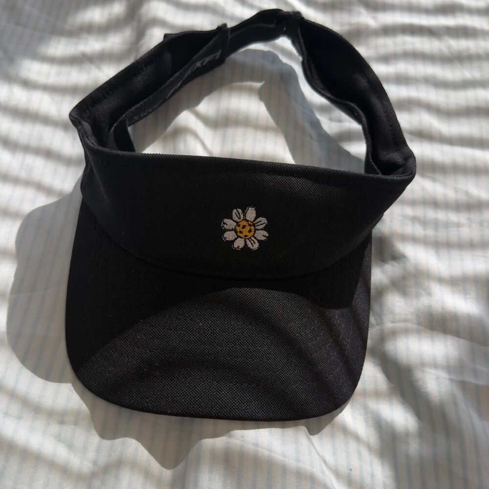 Flexfit 110 One Ten Black Daisy Flower Embroidered Adjustable Sun Visor #festive
